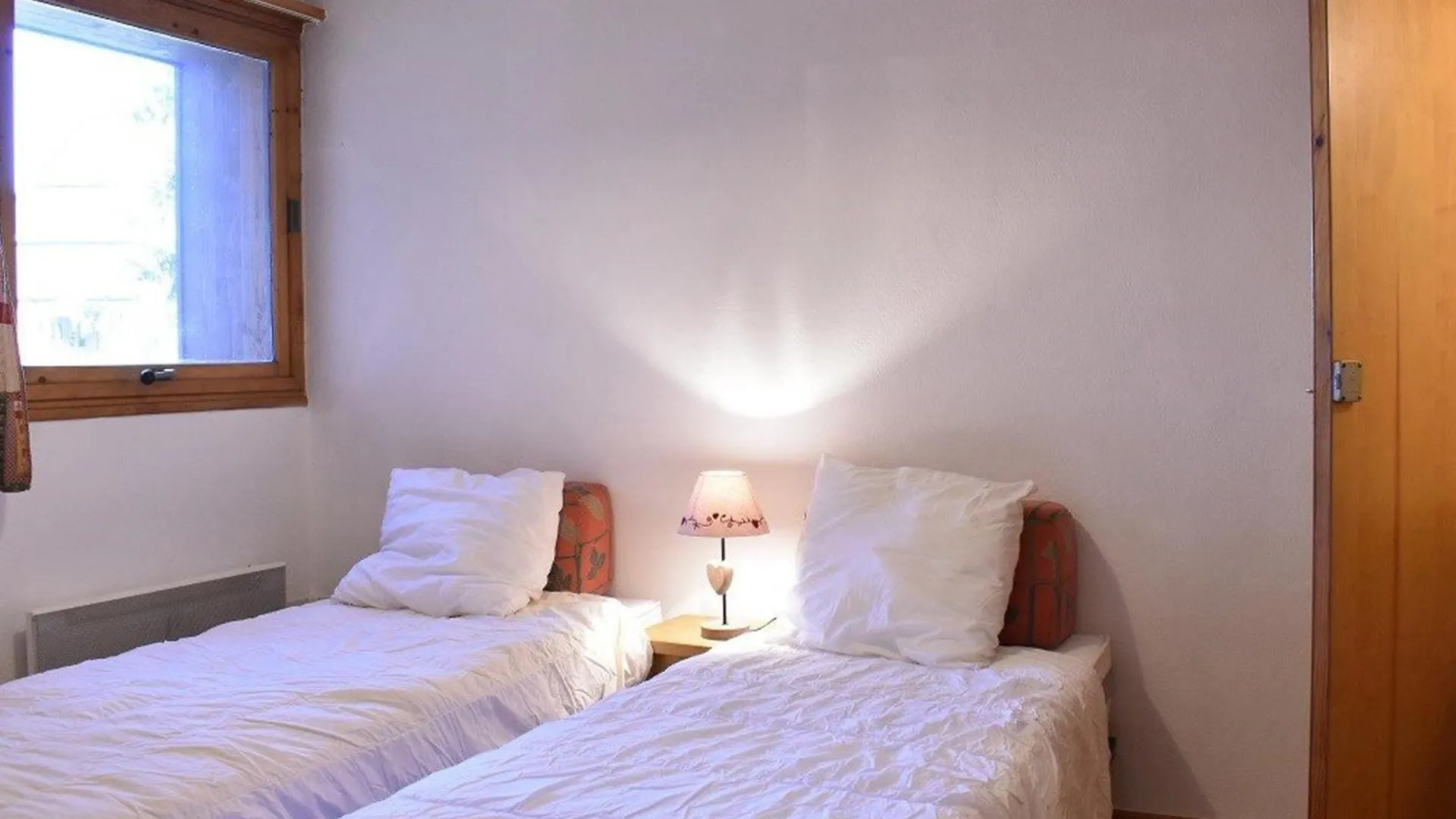 Meribel: Appartement Cosy 2 Pieces, 4 Pers, Proche Telesiege Et Commerces - Fr-1-180-551 Les Allues 0*,