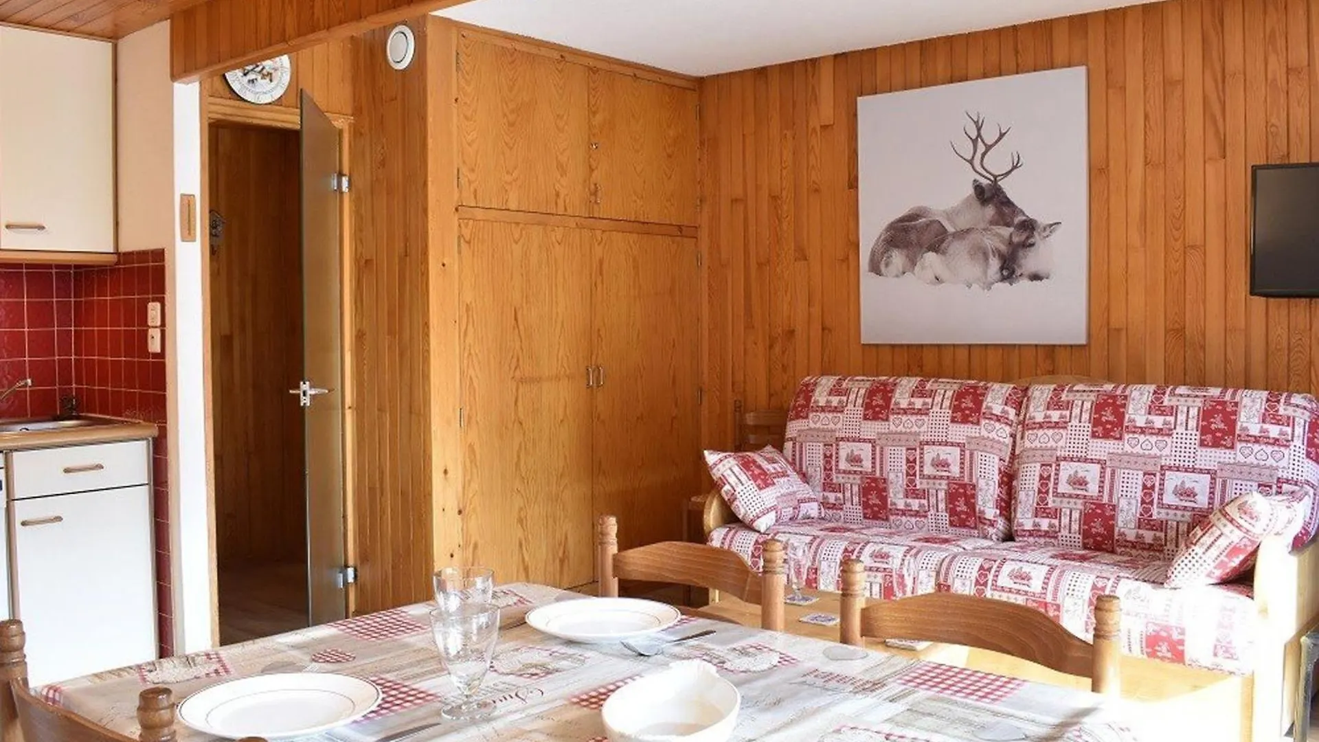 Meribel: Appartement Cosy 2 Pieces, 4 Pers, Proche Telesiege Et Commerces - Fr-1-180-551 Les Allues 0*,  Francja
